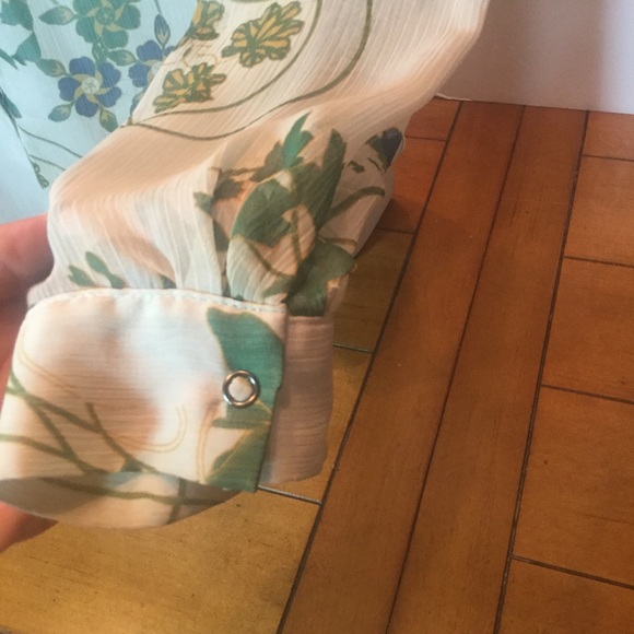 OLIVACEOUS SHEER FLORAL BLOUSE - Picture 3 of 6